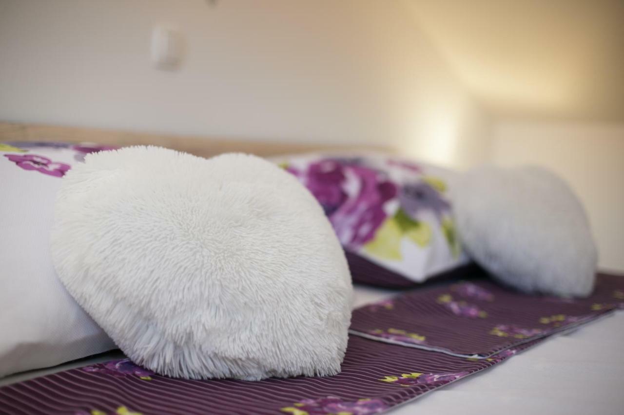 Apartman Urban Nature Otočac Buitenkant foto